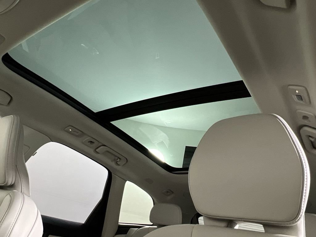 New 2026 Volvo XC60 T8 Ultra w/ Protection Package Premier image 14