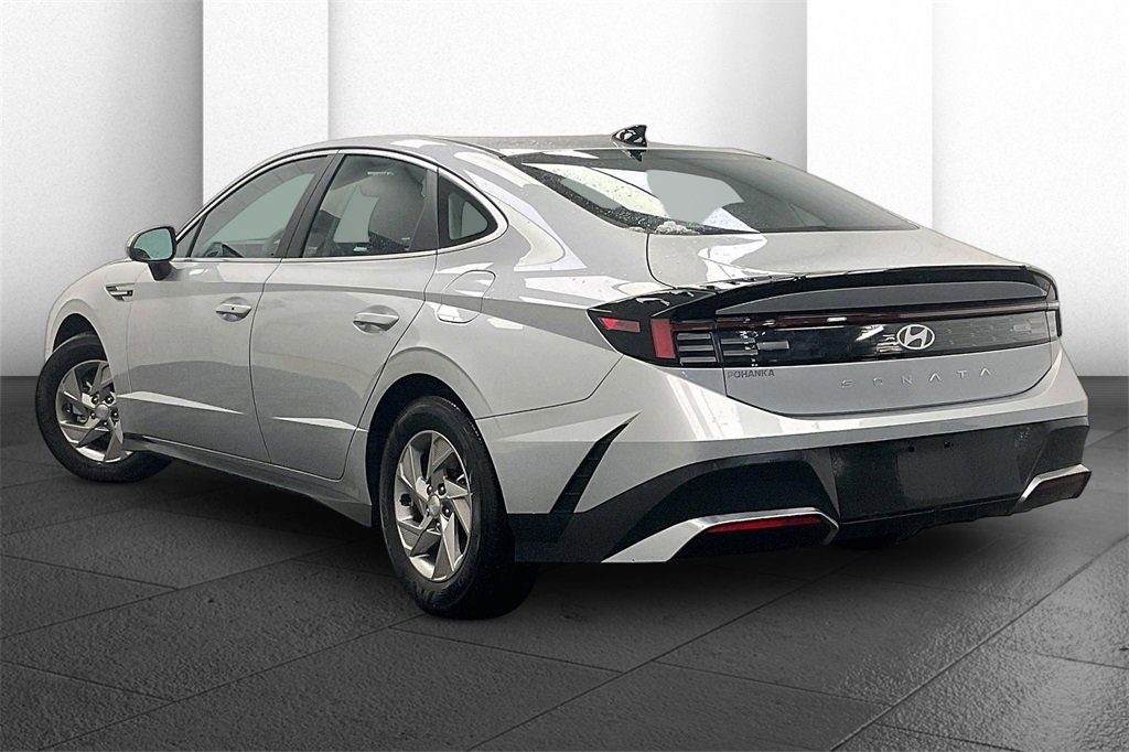 Certified 2025 Hyundai Sonata SE image 8