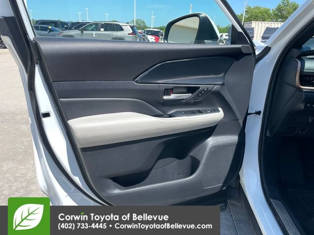 Used 2024 Toyota Grand Highlander AWD Hybrid image 11