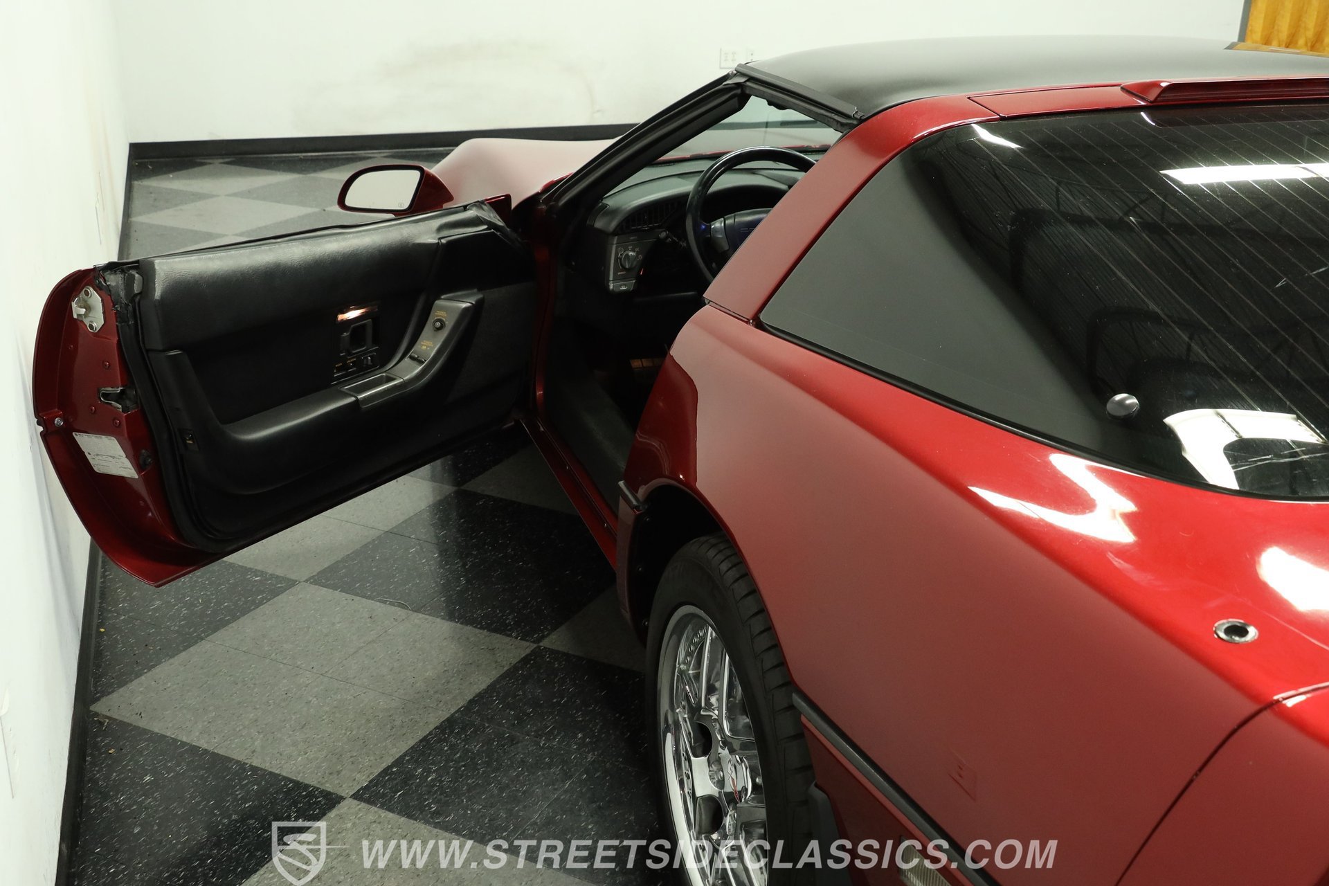 Used 1990 Chevrolet Corvette Coupe RWD image 33