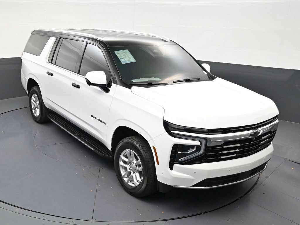 Used 2025 Chevrolet Suburban LS RWD image 17