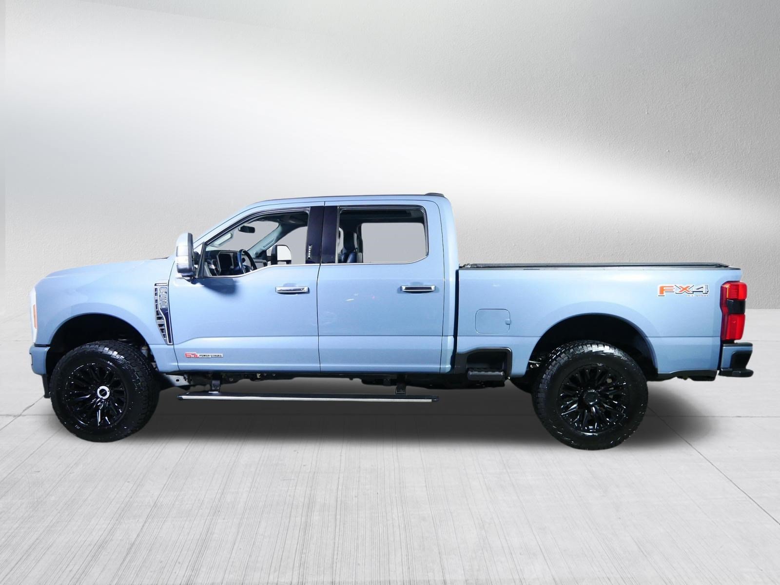 Used 2023 Ford F350 Limited w/ FX4 Off-Road Package AWD/4WD image 4