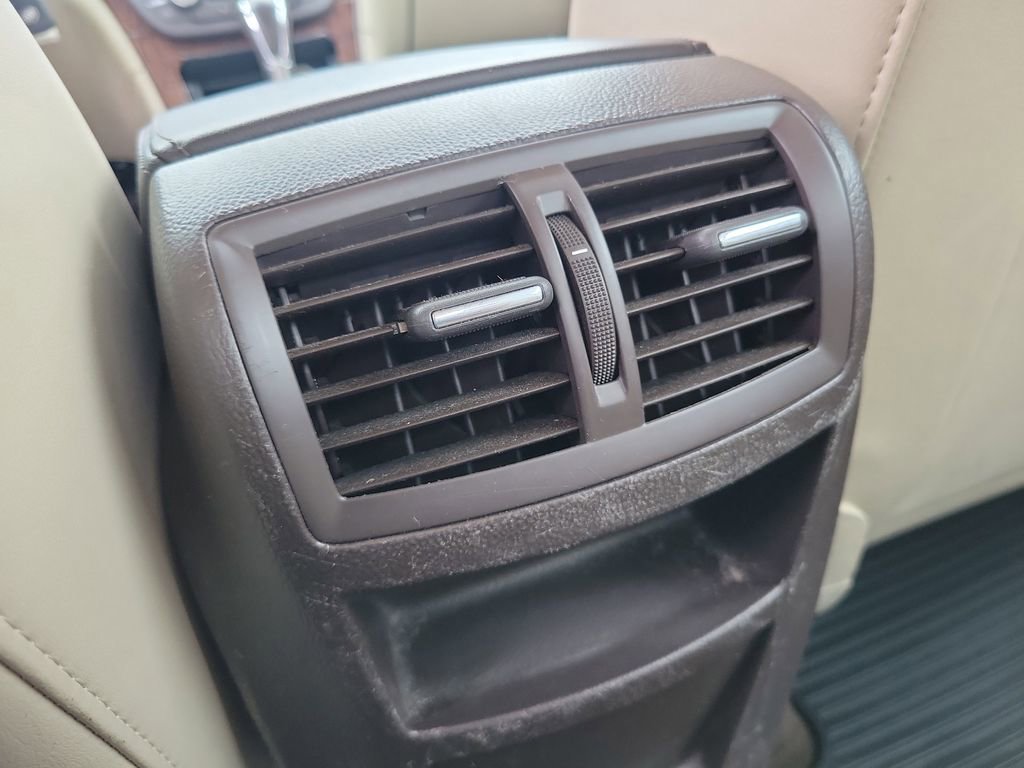 Used 2012 Buick Regal Leather image 27