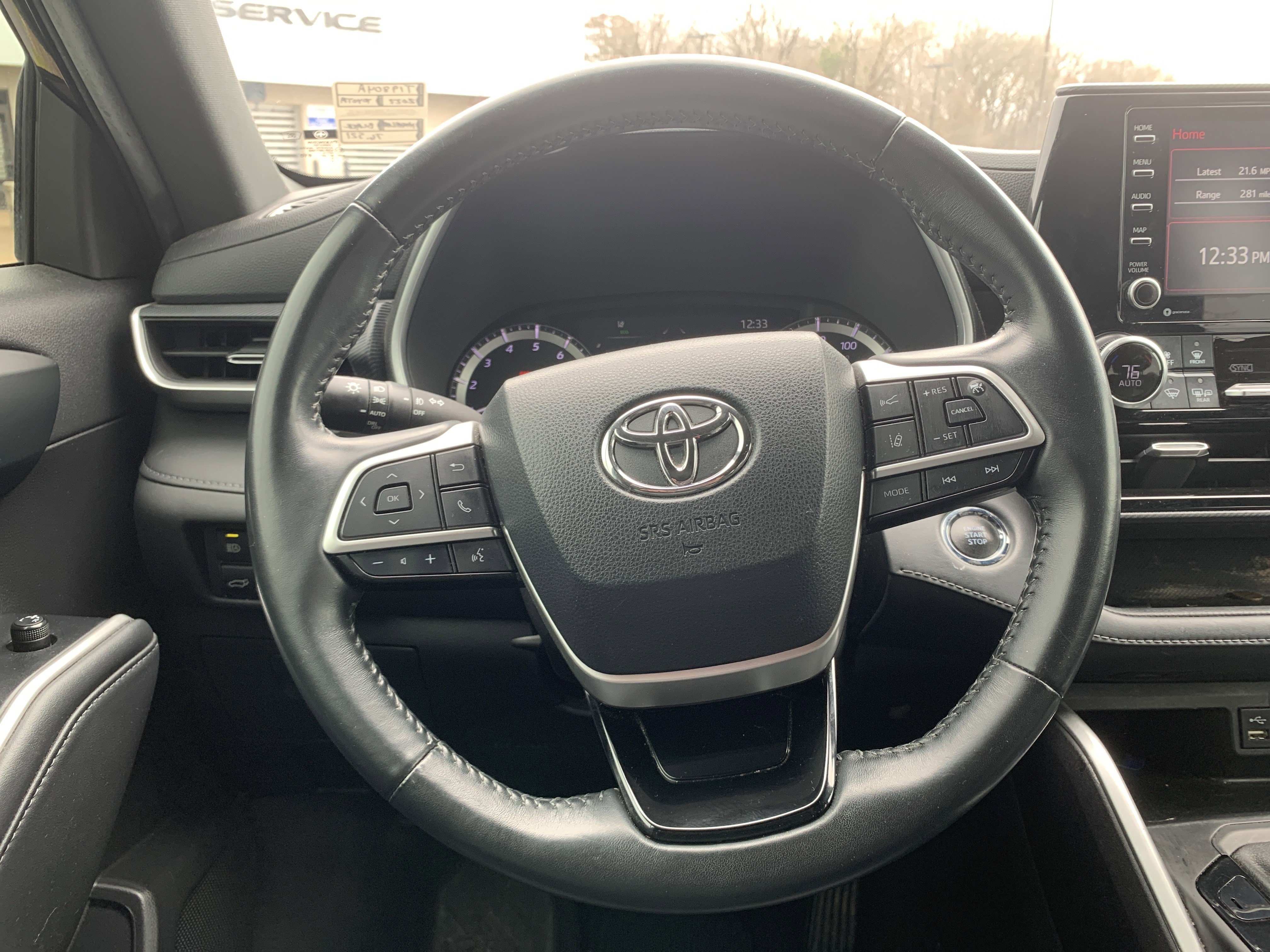 Used 2022 Toyota Highlander XSE image 17