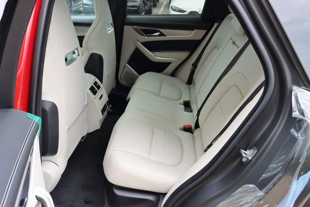 Used 2026 Jaguar F-PACE R-Dynamic S image 33