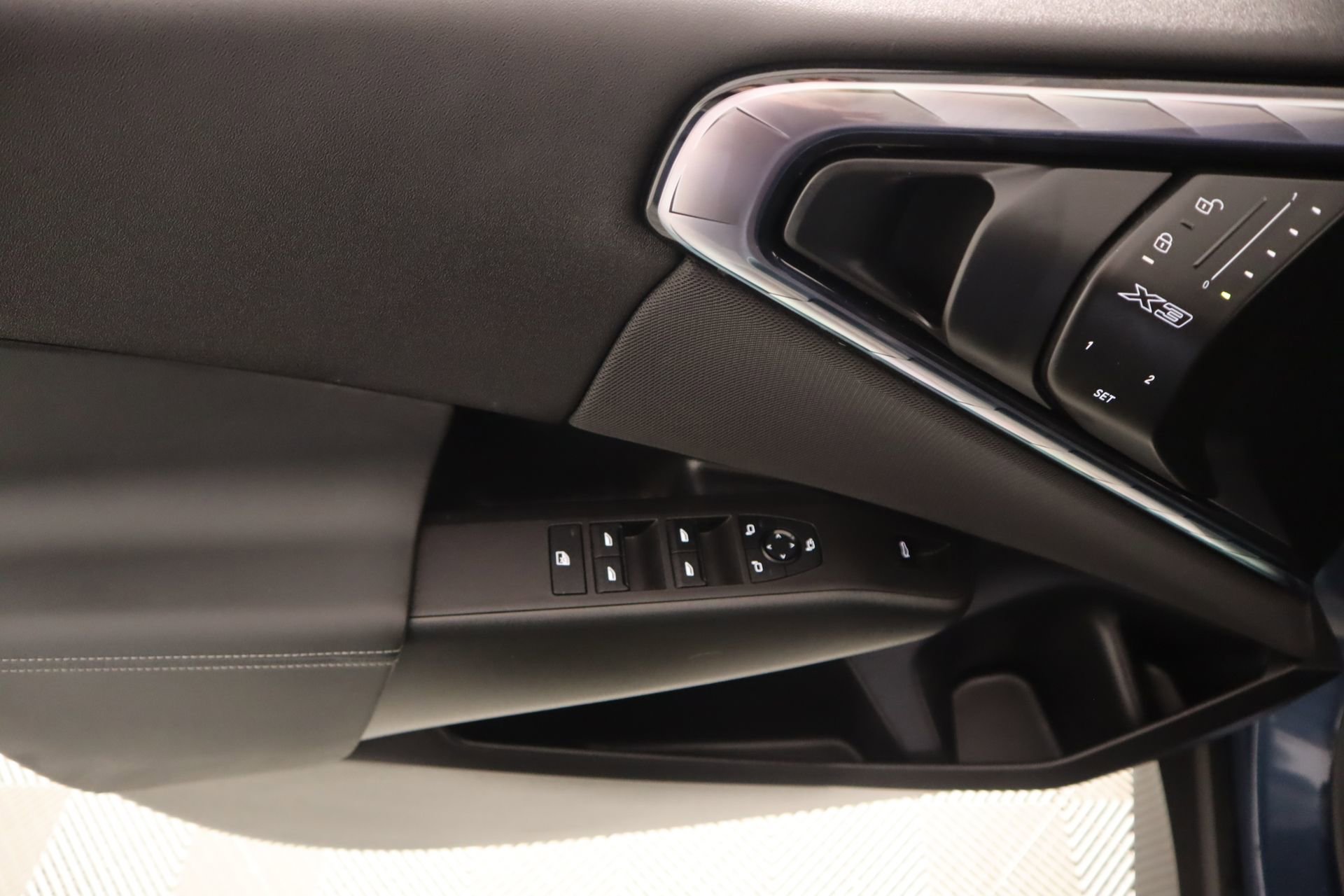 Used 2025 BMW X3 xDrive30i image 16