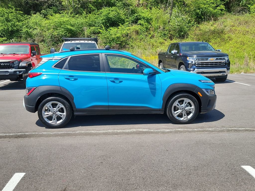 Used 2023 Hyundai Kona SEL FWD image 2