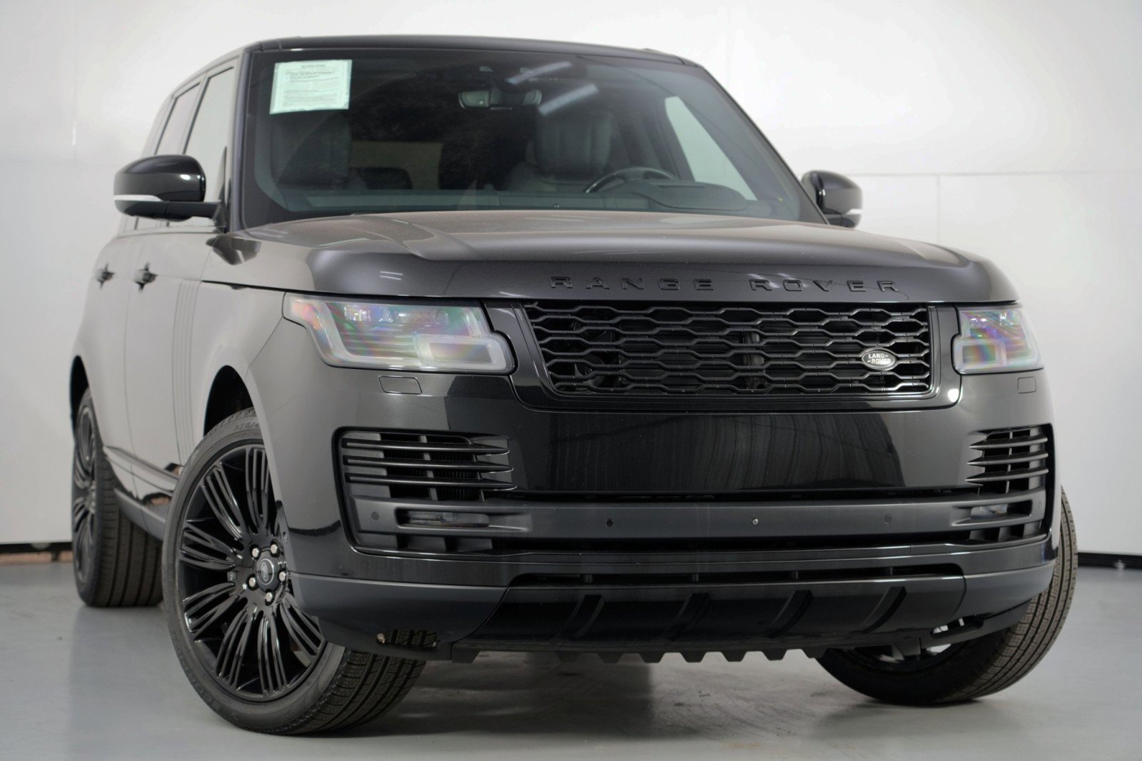 Used 2021 Land Rover Range Rover P525 Westminster Edition image 4