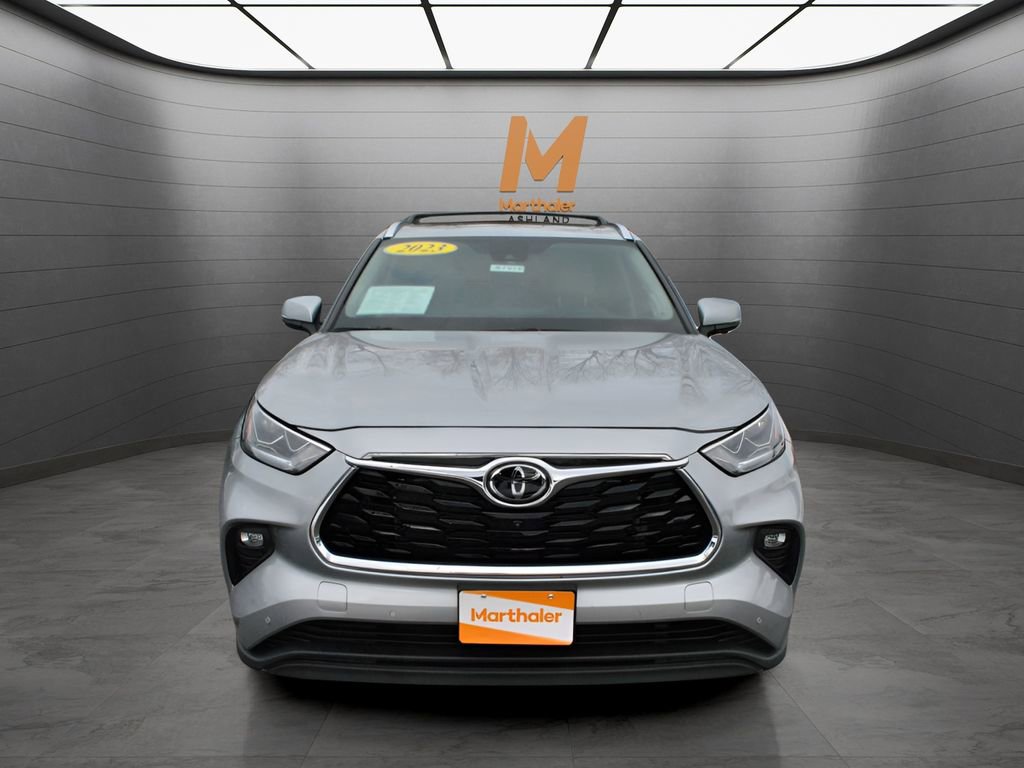 Used 2023 Toyota Highlander Limited image 6