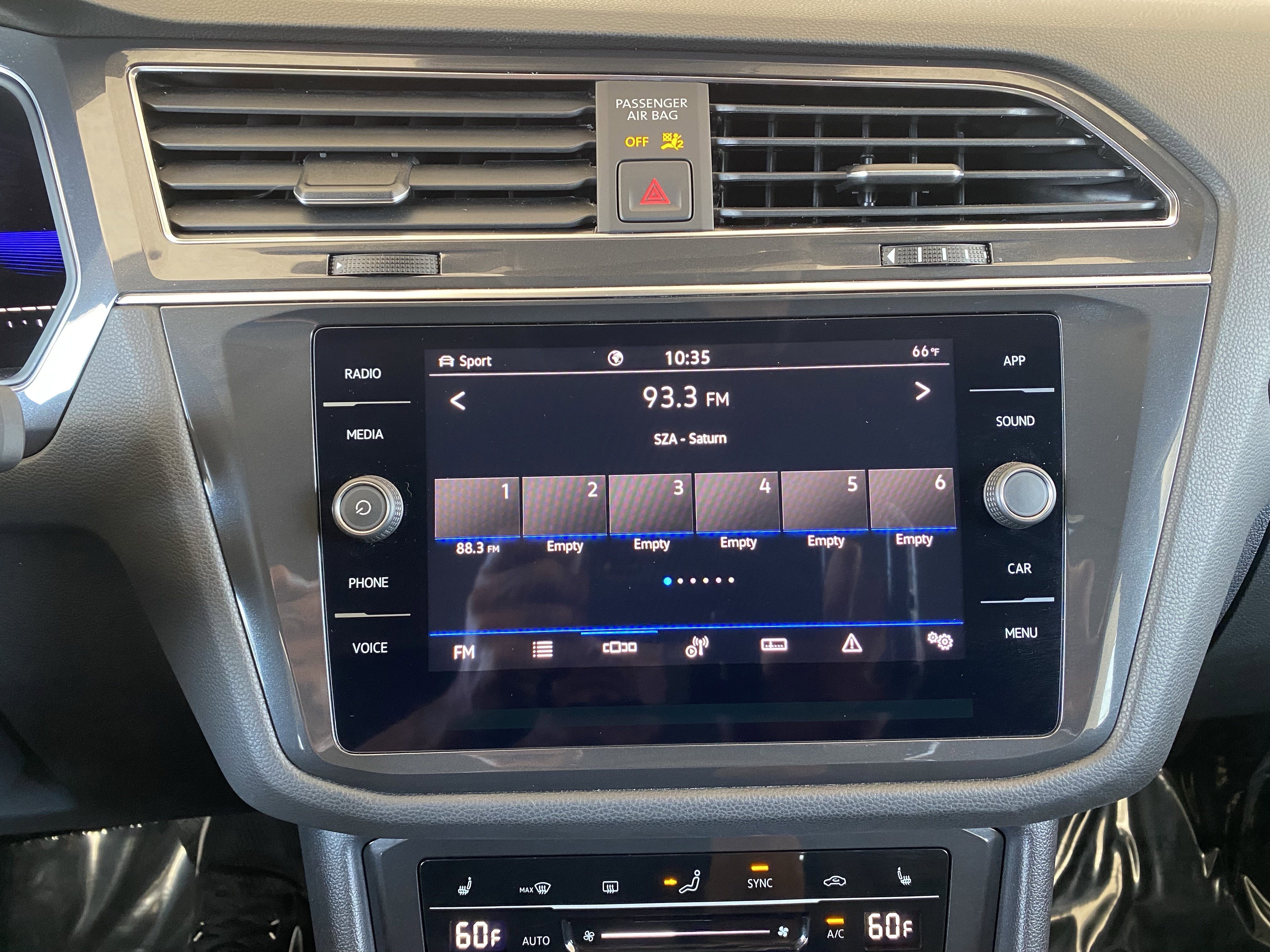 Certified 2023 Volkswagen Tiguan SE AWD/4WD image 3