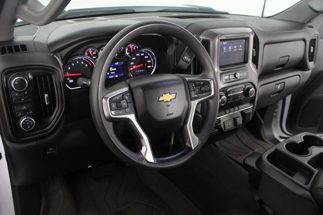 Used 2022 Chevrolet Silverado 2500 Custom w/ Custom Value Package image 8