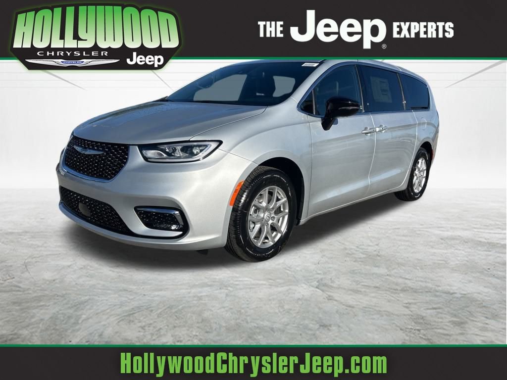 New 2026 Chrysler Pacifica Select image 1