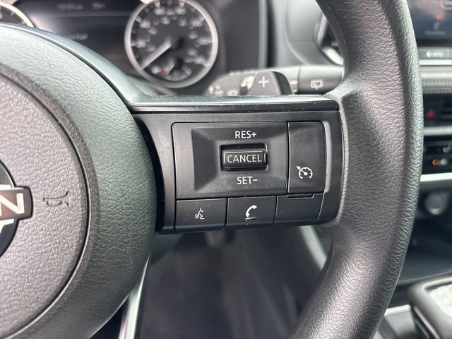 Used 2024 Nissan Rogue S FWD image 19