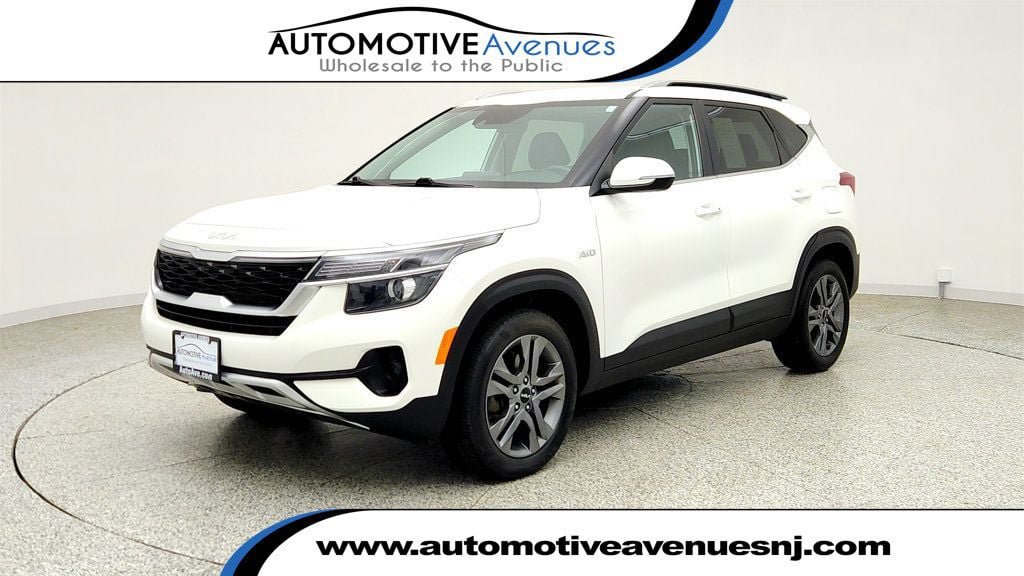 Used 2023 Kia Seltos S AWD/4WD image 1