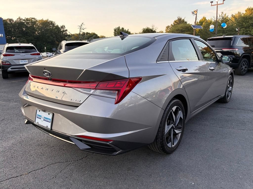 Used 2023 Hyundai Elantra Limited FWD image 7