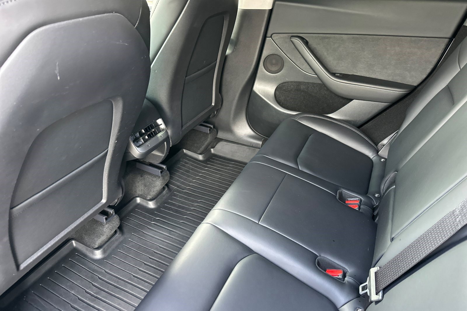 Used 2023 Tesla Model Y Performance image 15