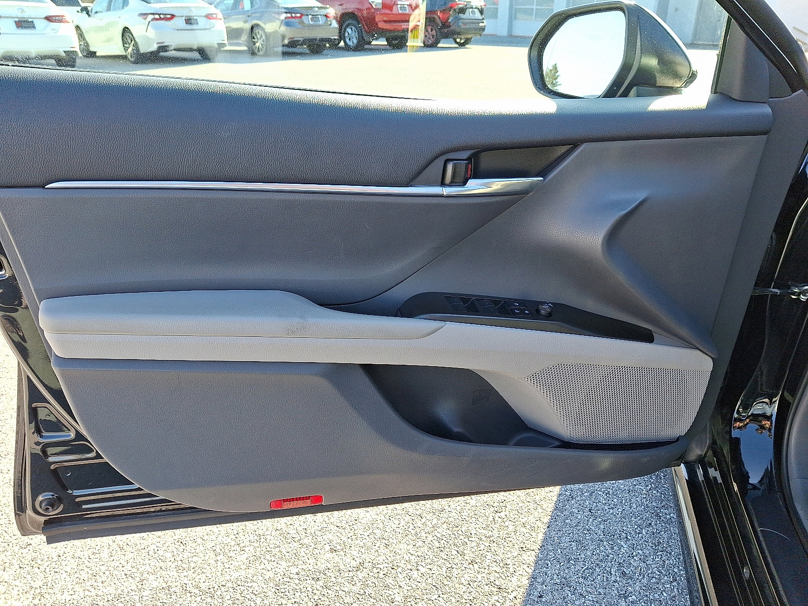 Used 2024 Toyota Camry SE image 14