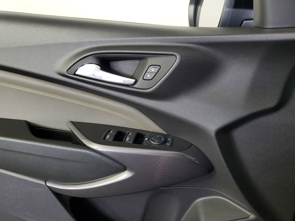 Used 2026 Chevrolet Trax ACTIV image 28