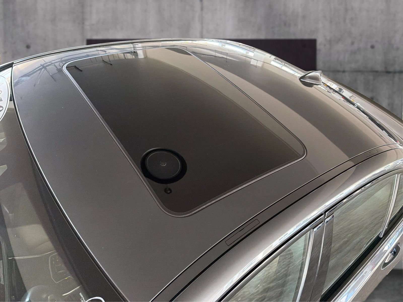 Used 2019 BMW 330i Sedan w/ M Sport Package RWD image 12