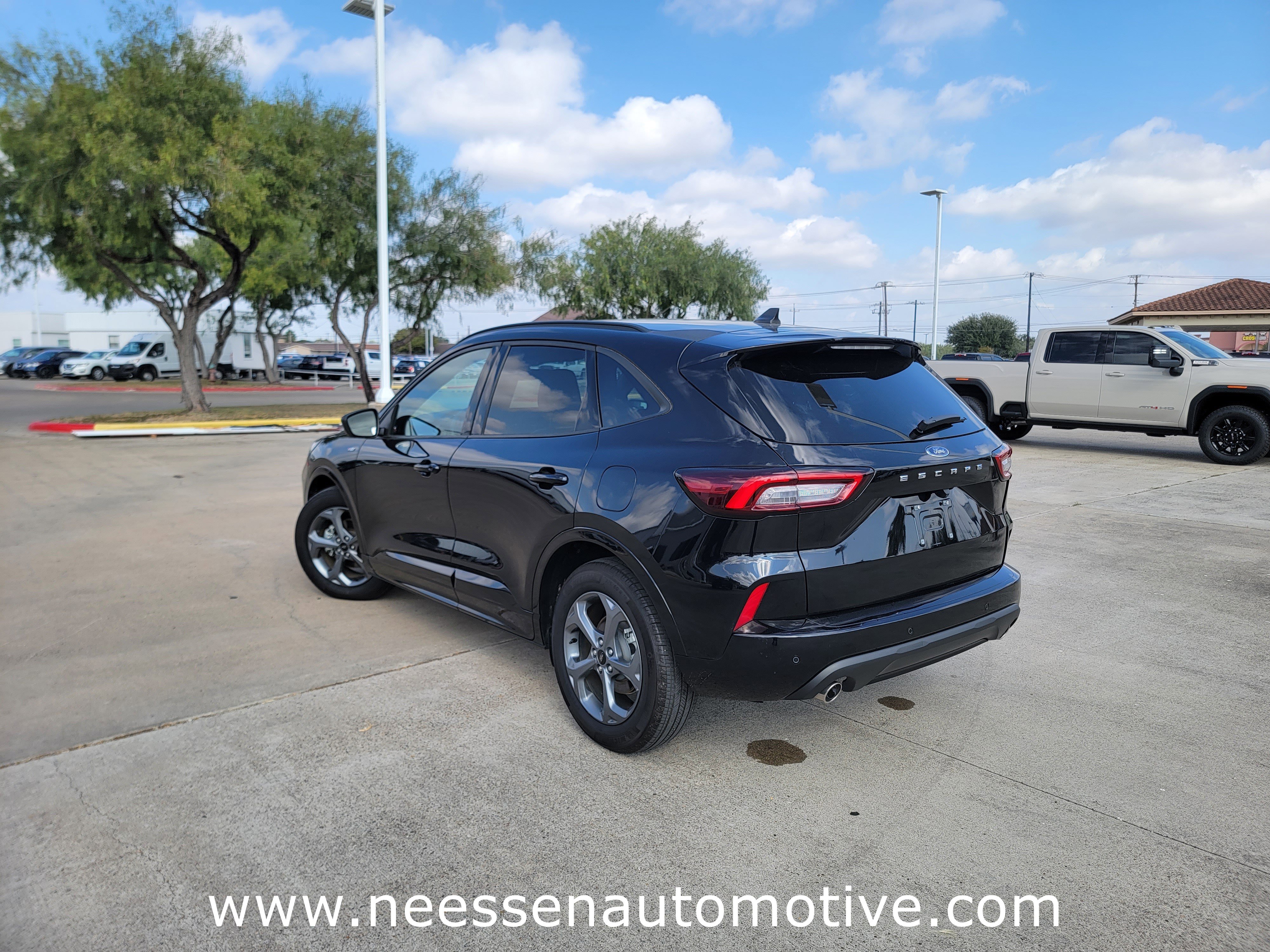 Used 2023 Ford Escape ST-Line w/ Tech Pack #1 image 5