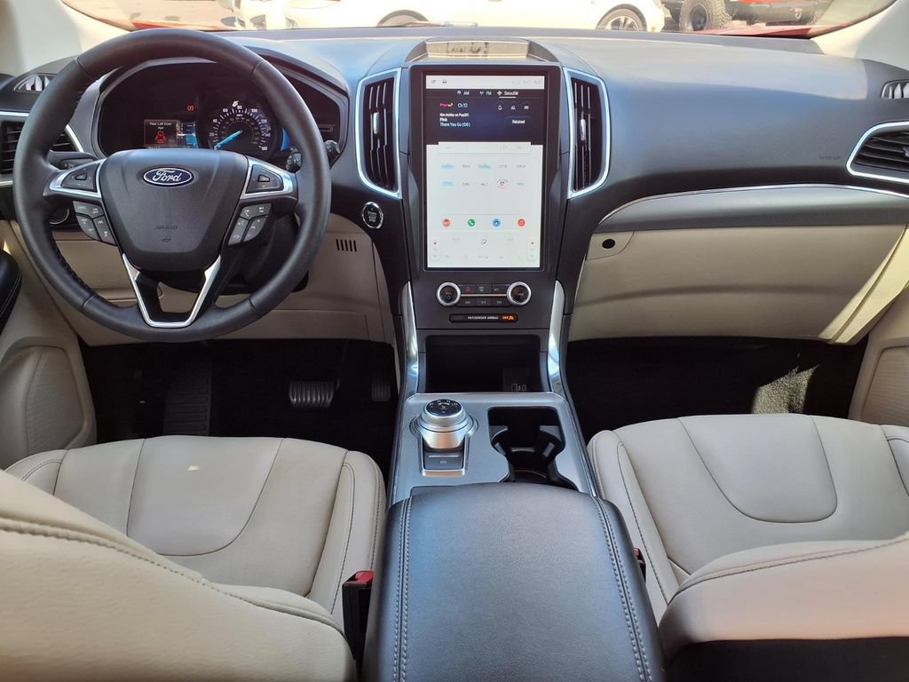 Used 2022 Ford Edge Titanium AWD/4WD image 17