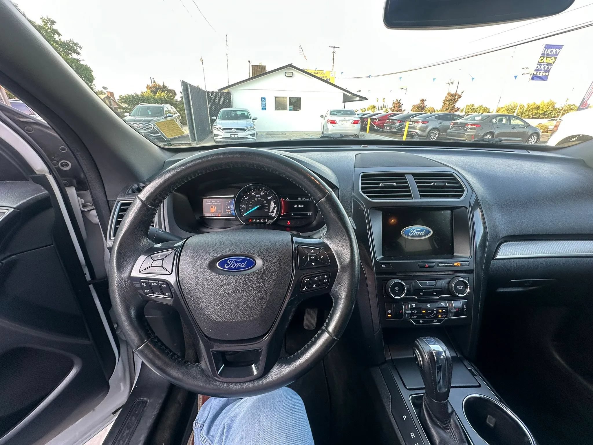 Used 2018 Ford Explorer XLT w/ Equipment Group 202A FWD image 22