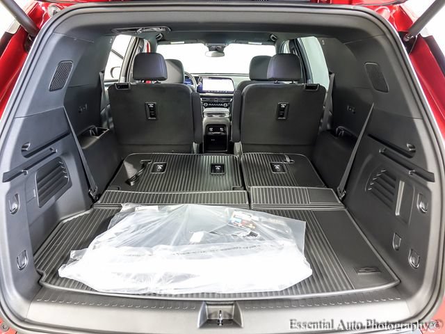 New 2026 Chevrolet Traverse LT w/ LPO, Floor Liner Package FWD image 19