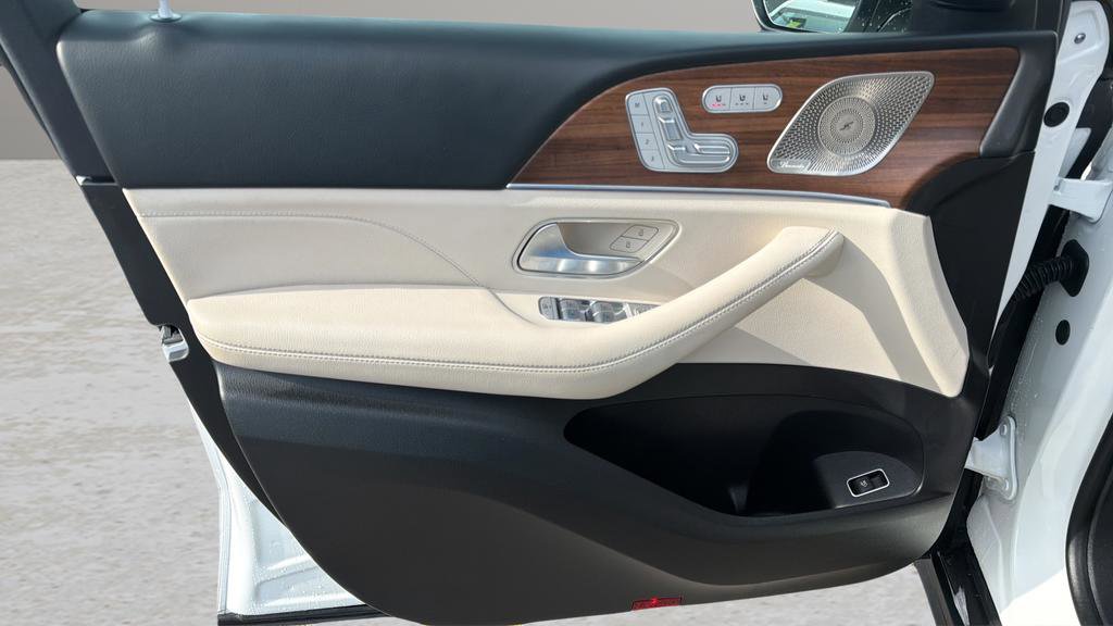 Used 2024 Mercedes-Benz GLS 450 4MATIC image 10