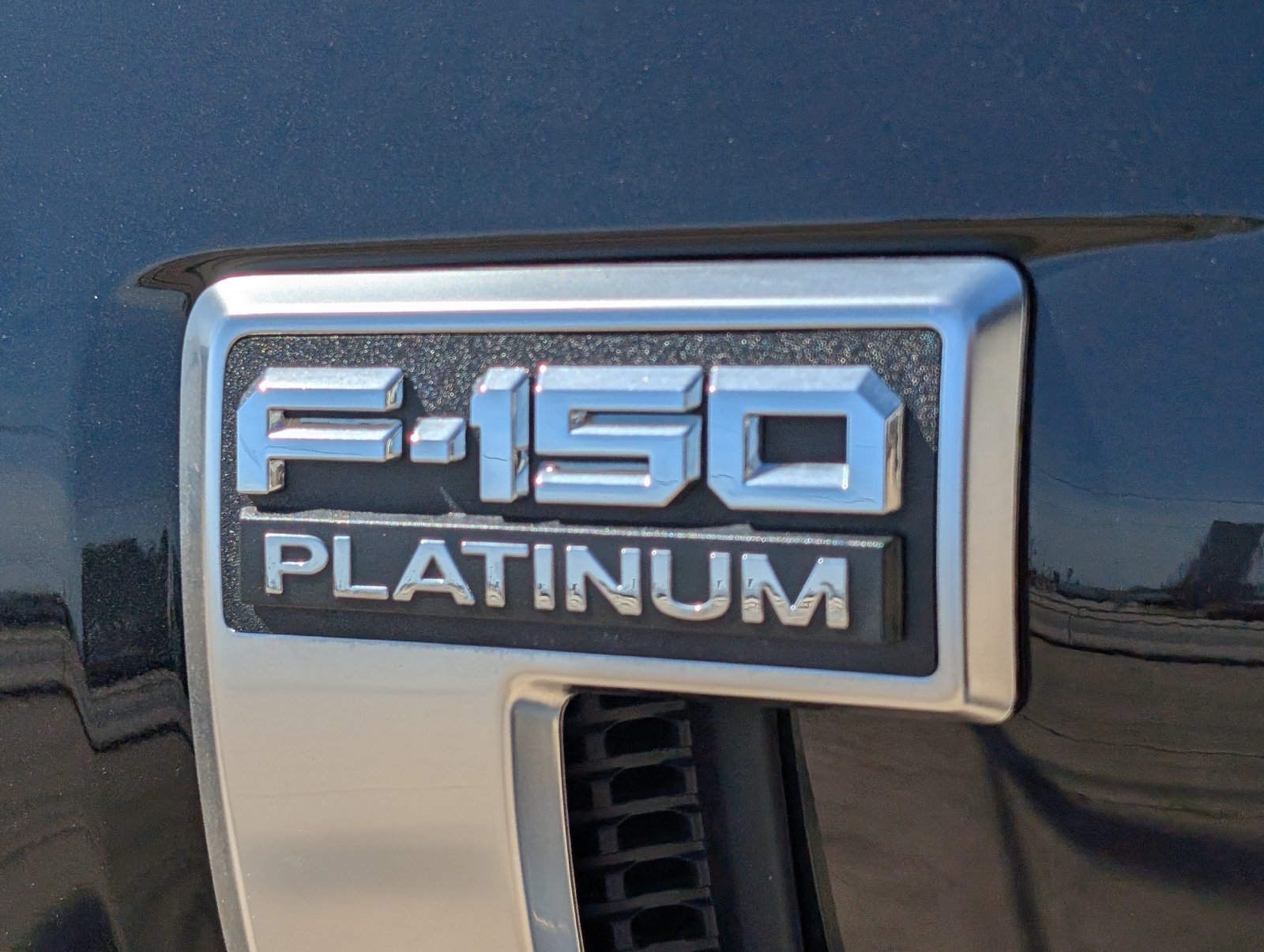 Used 2025 Ford F150 Platinum w/ Equipment Group 703A Plus AWD/4WD image 8