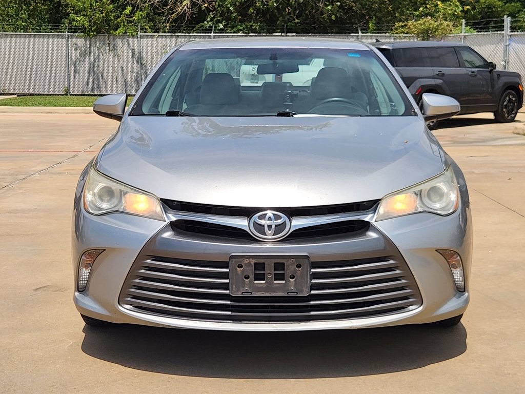 Used 2016 Toyota Camry LE FWD image 2