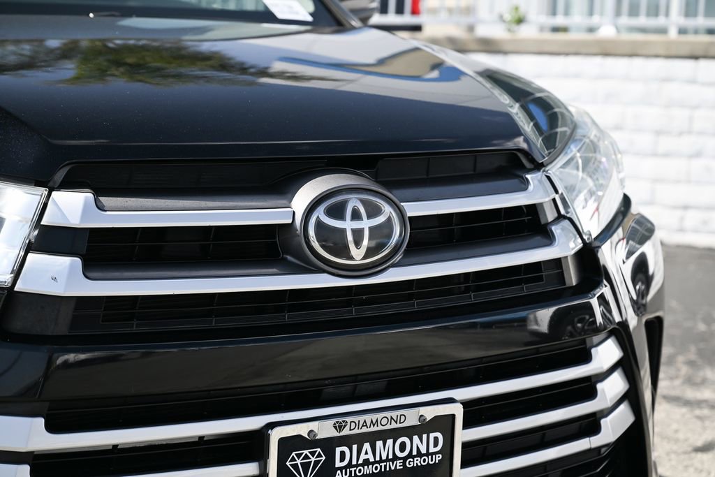 Used 2019 Toyota Highlander LE FWD image 11