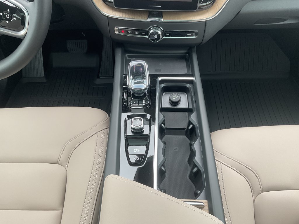 New 2027 Volvo XC60 B5 Core AWD/4WD image 29