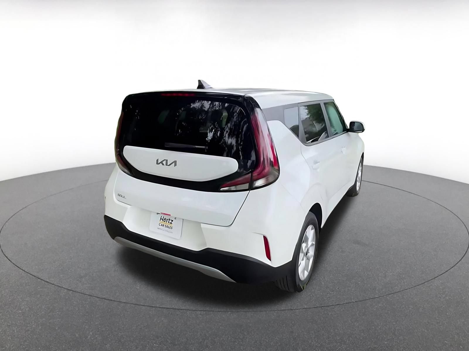 Used 2025 Kia Soul LX w/ LX Technology Package FWD image 14