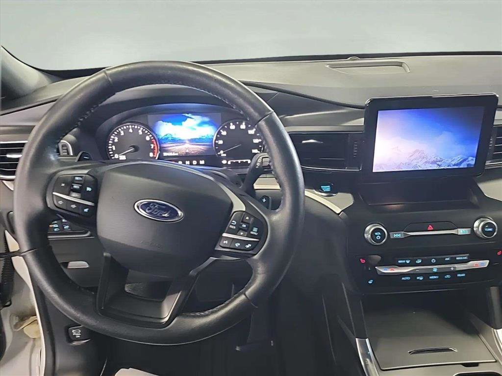 Used 2020 Ford Explorer XLT w/ Equipment Group 202A AWD/4WD image 10