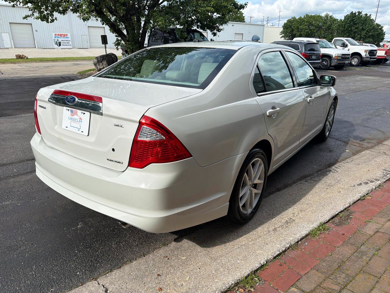 Used 2011 Ford Fusion SEL FWD image 7