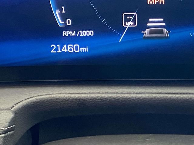 Used 2025 Cadillac XT4 Premium Luxury image 29