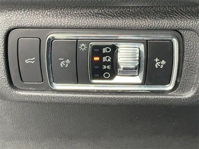 Used 2023 Lincoln Corsair Reserve w/ Equipment Group 201A image 28