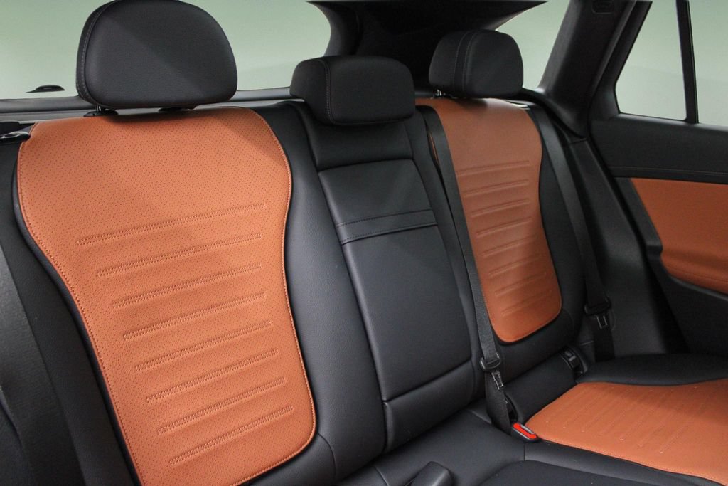 Used 2024 Mercedes-Benz GLC 300 image 28