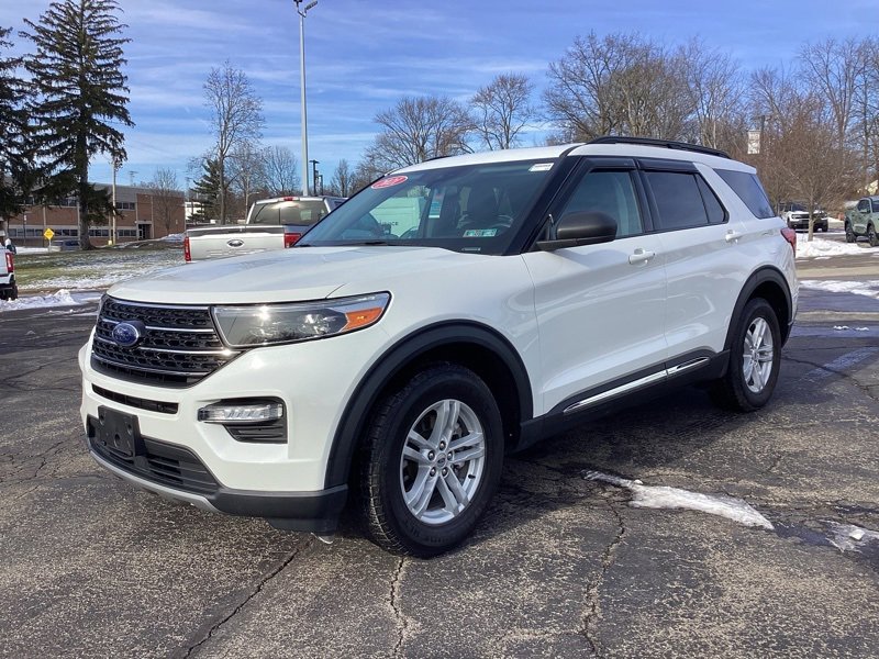 Used 2021 Ford Explorer XLT w/ Equipment Group 202A image 3