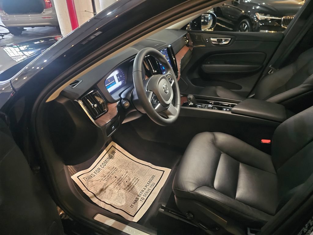 Certified 2023 Volvo XC60 B5 Plus w/ Climate Package AWD/4WD image 15