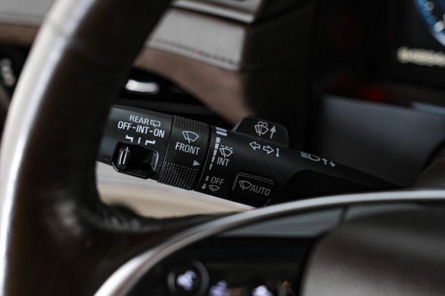 Used 2015 Cadillac Escalade Premium AWD/4WD image 16