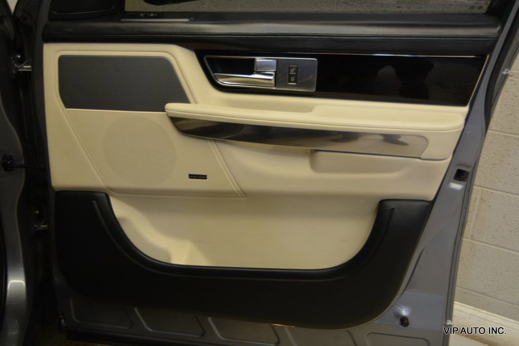 Used 2012 Land Rover Range Rover Sport Supercharged image 10