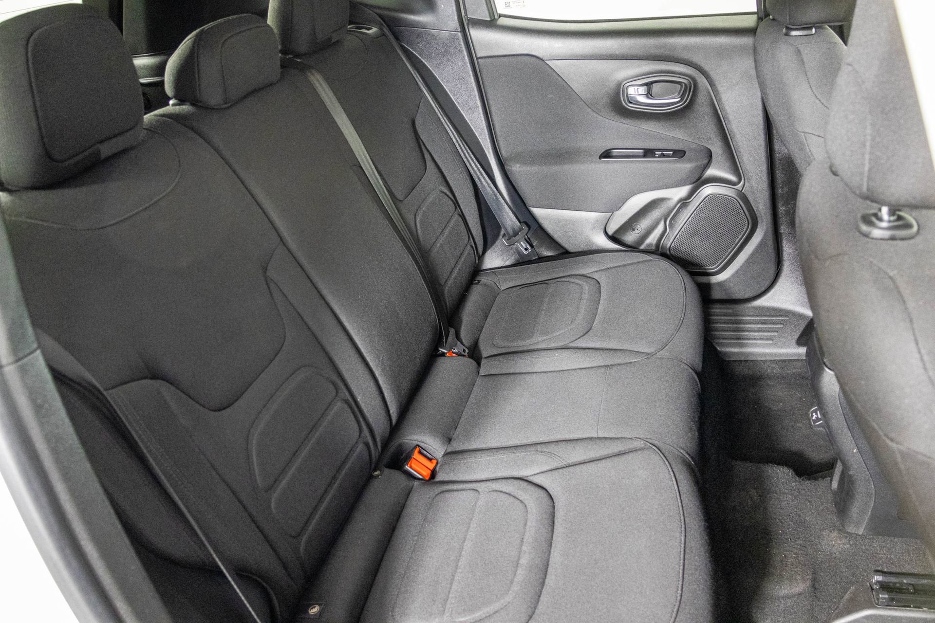 Used 2019 Jeep Renegade Latitude FWD image 38