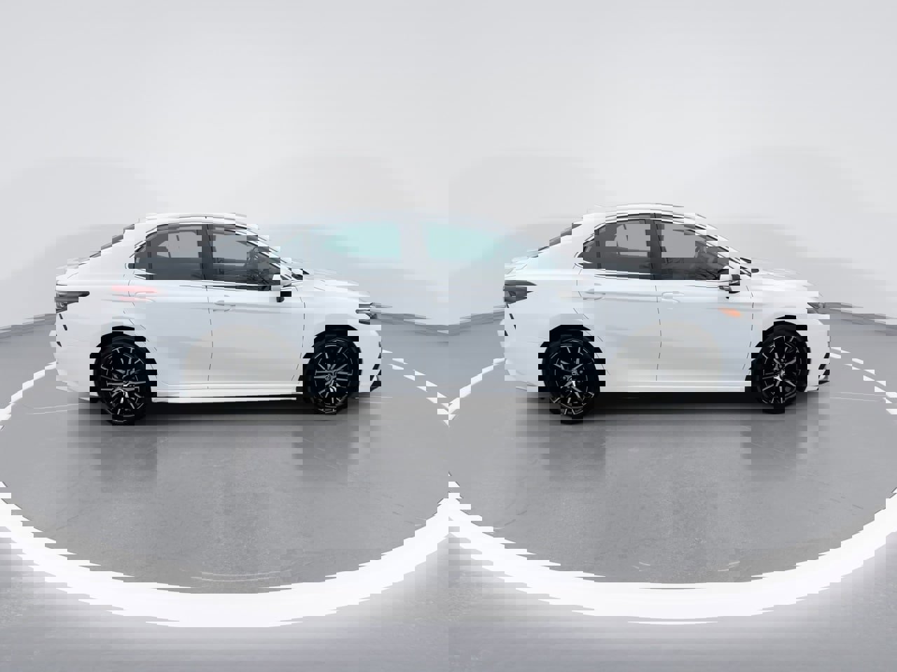 Used 2021 Toyota Camry SE w/ Cold Weather Package image 23