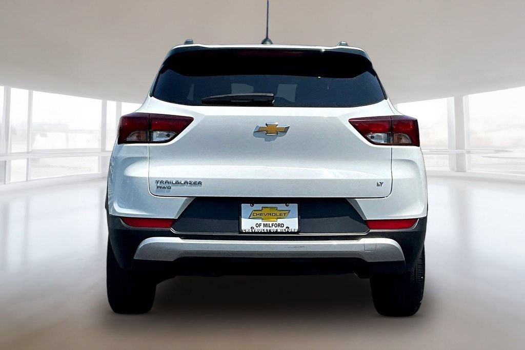 Used 2024 Chevrolet TrailBlazer LT AWD/4WD image 5