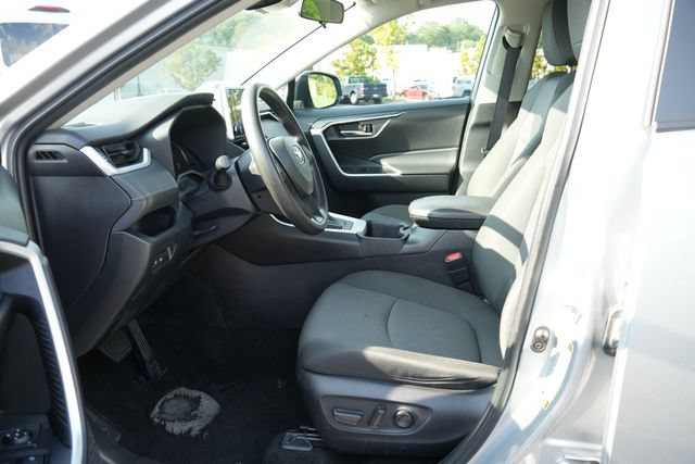 Used 2024 Toyota RAV4 XLE FWD image 20
