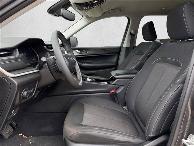 Used 2023 Jeep Grand Cherokee L Laredo RWD image 15