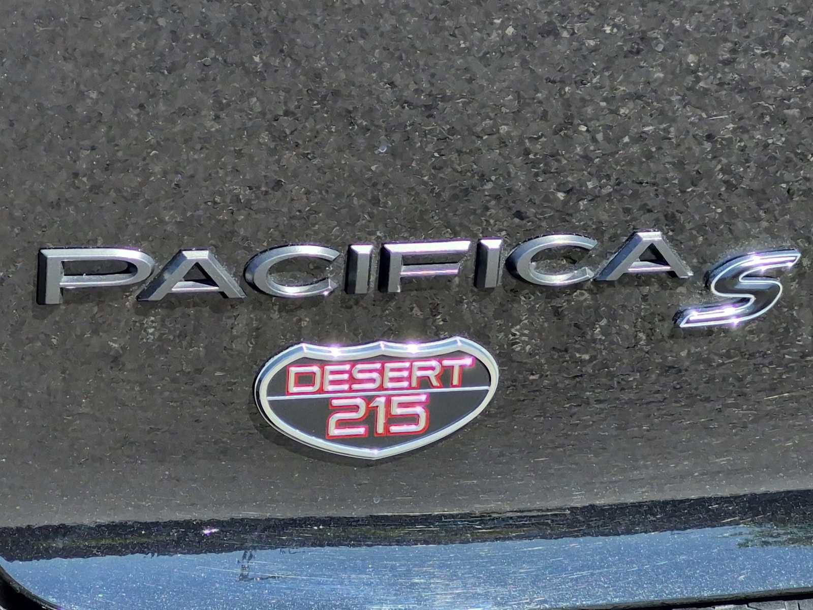 Used 2021 Chrysler Pacifica Touring-L w/ S Appearance Package image 11