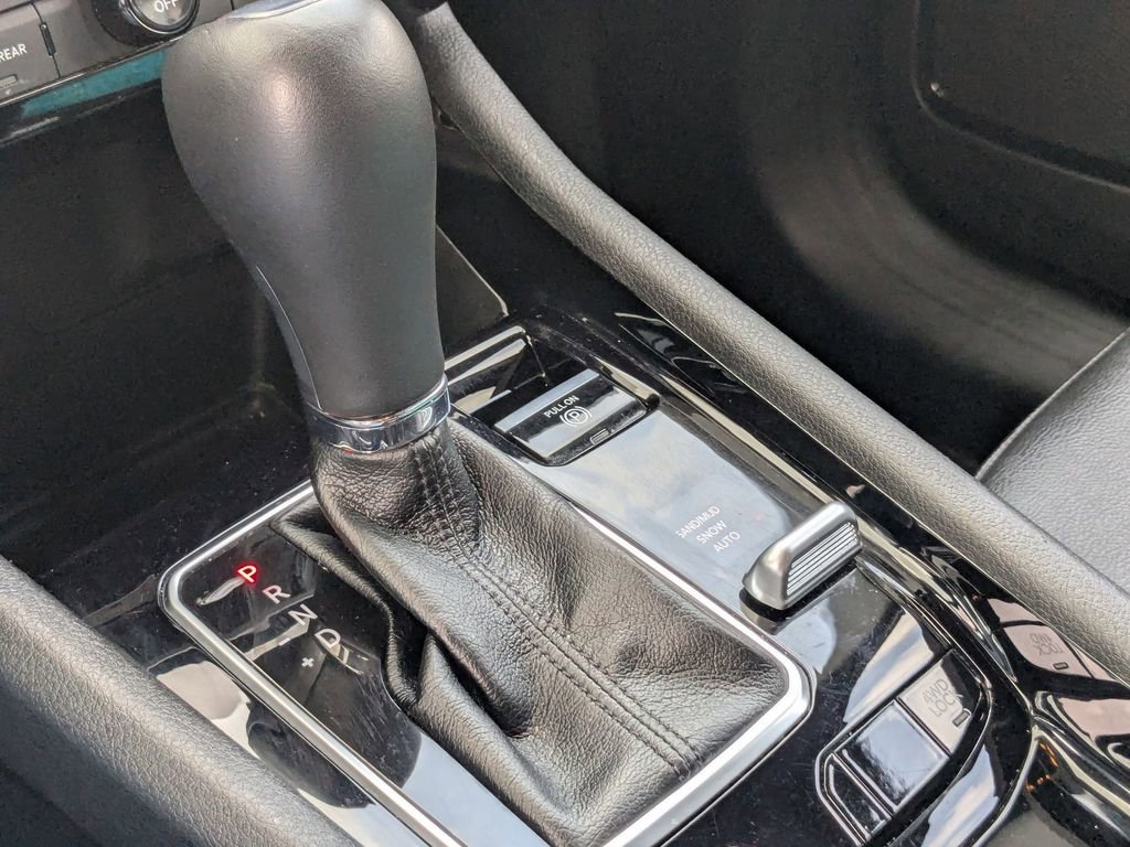 Used 2025 Jeep Compass Limited image 20