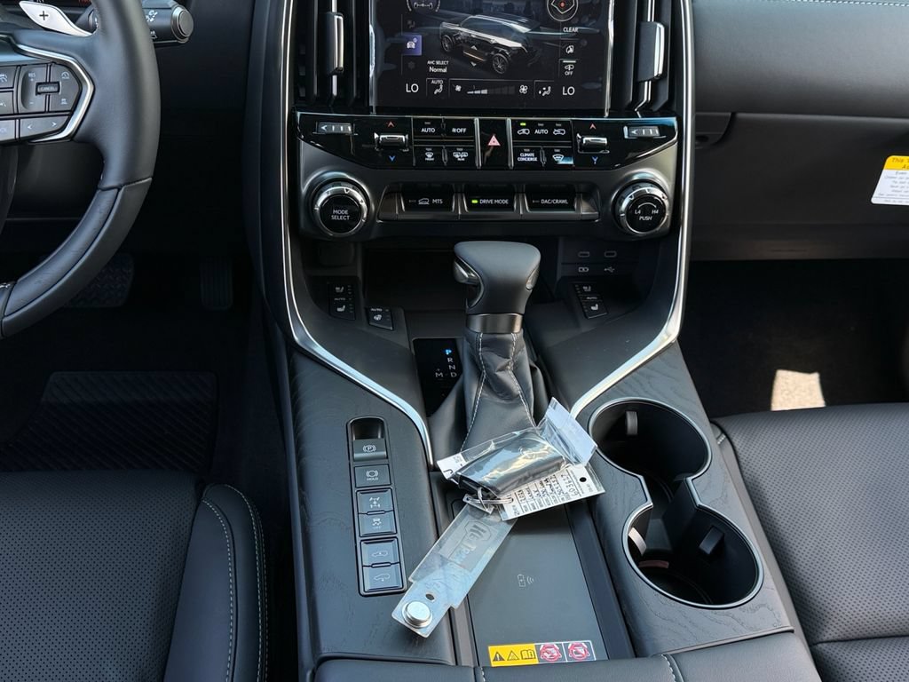 New 2026 Lexus LX 600 4WD w/ Luxury Package image 13